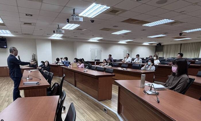 114-1研究成果產出不卡關期刊投稿與研究經驗分享114.10.22圖片